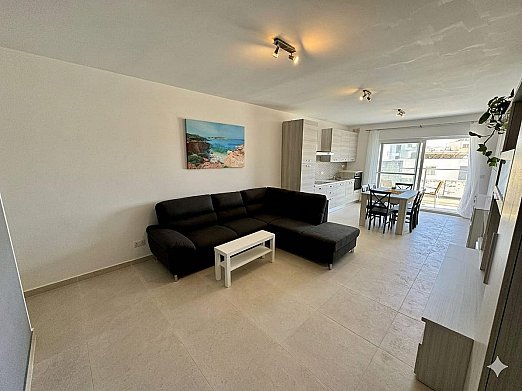 🏡 Xagħra Maisonette – Spacious Home with Outdoor Area